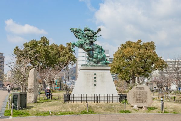 湊川公園