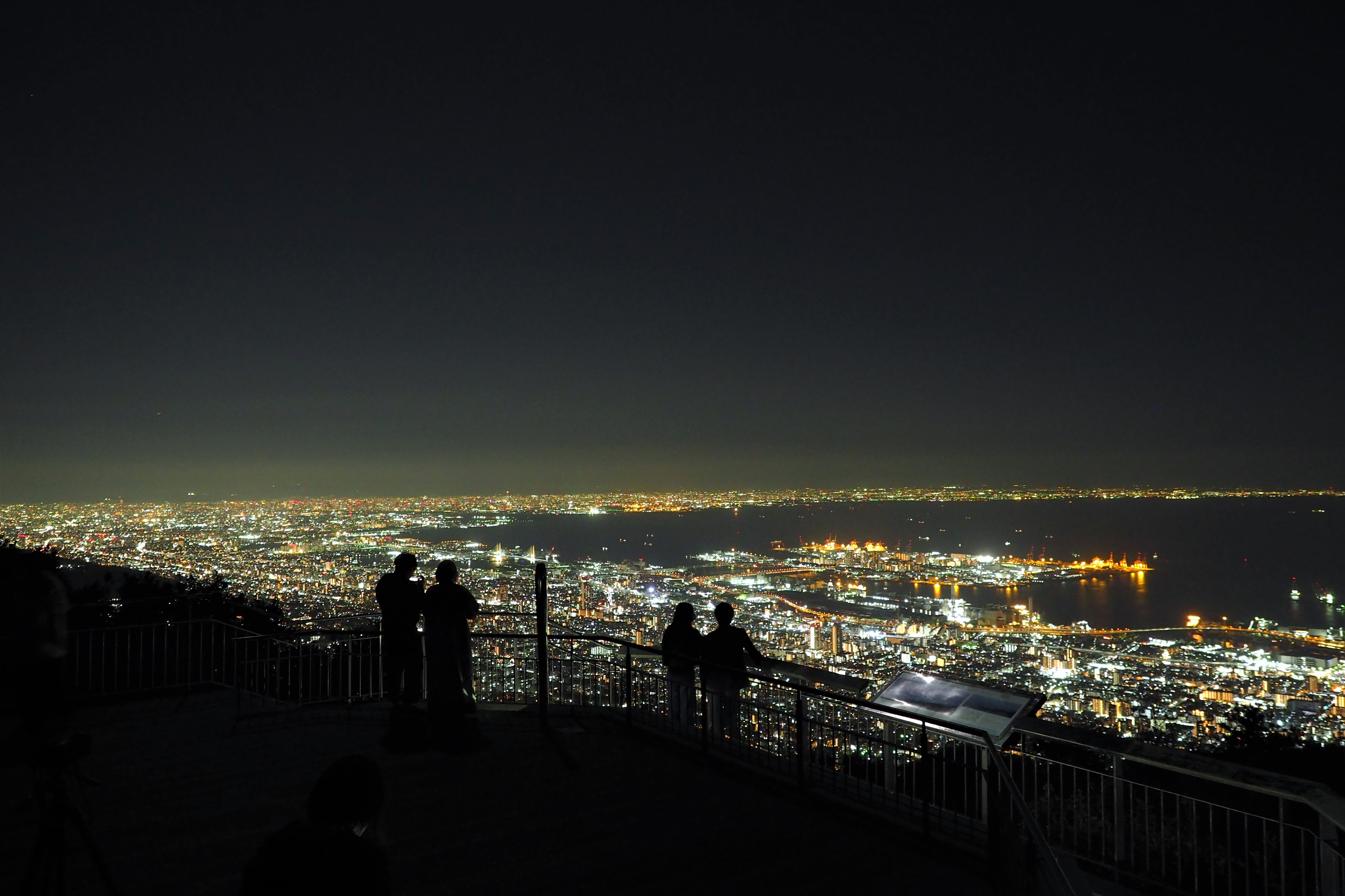 摩耶山 掬星台から大阪湾の夜景