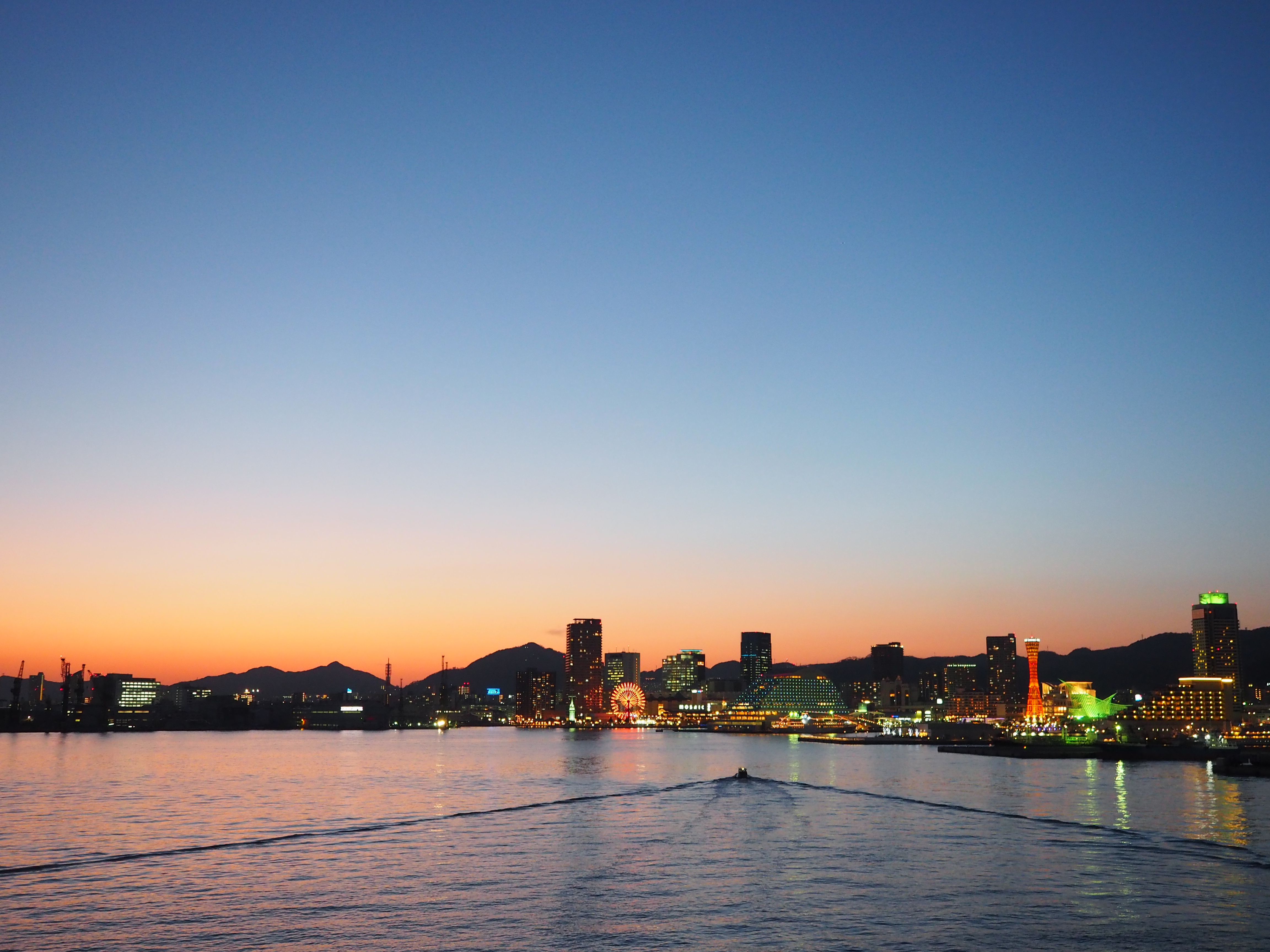 メリケンパーク・ハーバーランド　夕景