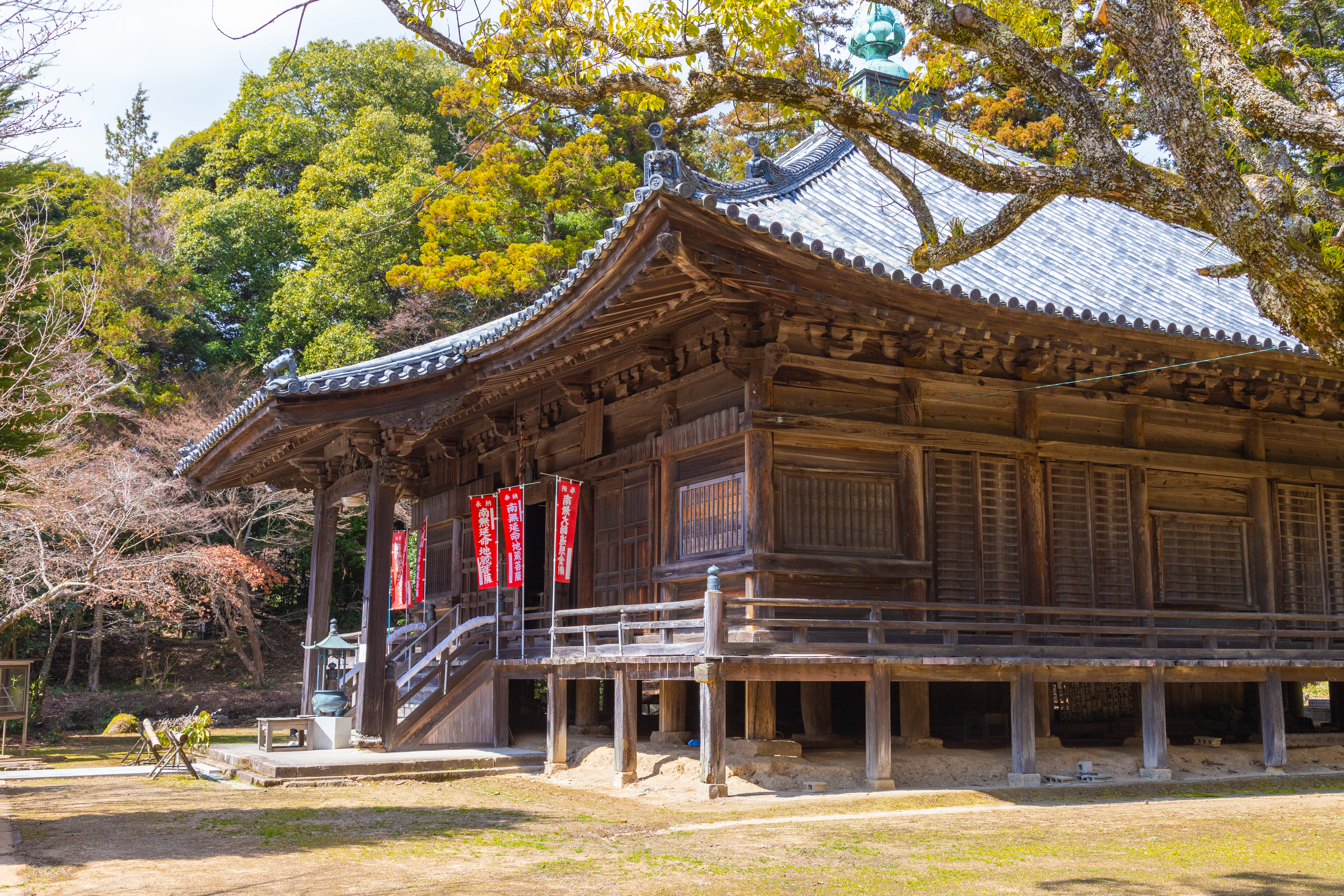 岩嶺山 石峯寺 本堂