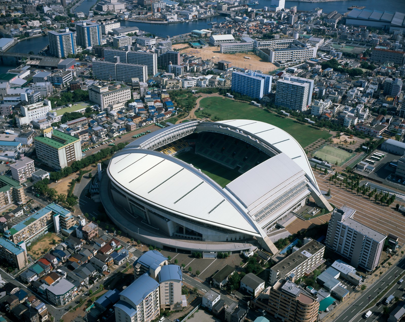 ノエビアスタジアム神戸（神戸市御崎公園球技場）